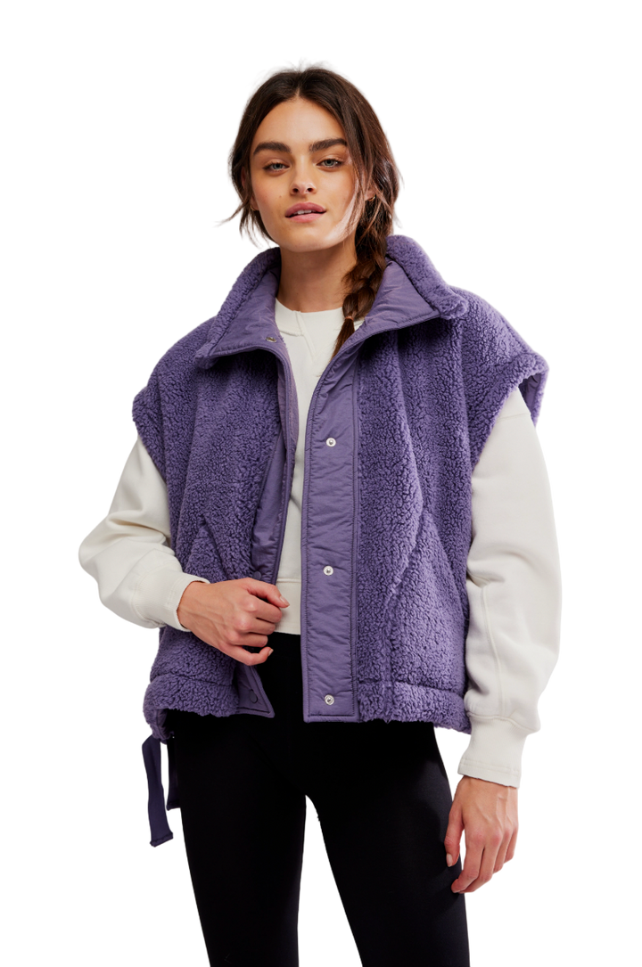 Scout it Out Vest- Graphite