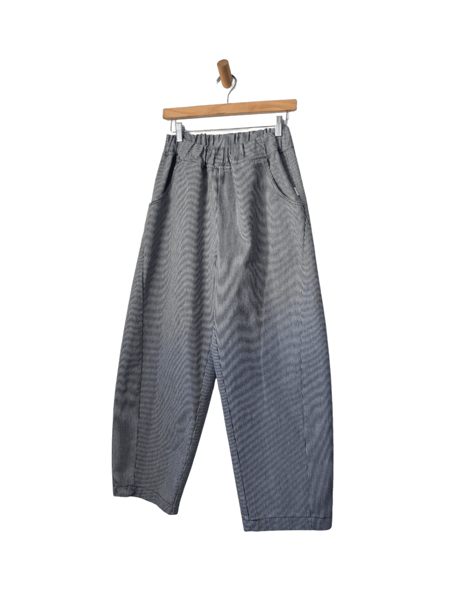 【BAON】Hoch Summer Stripe Pants Reverse Stripe Summer Pant – BASSIKE