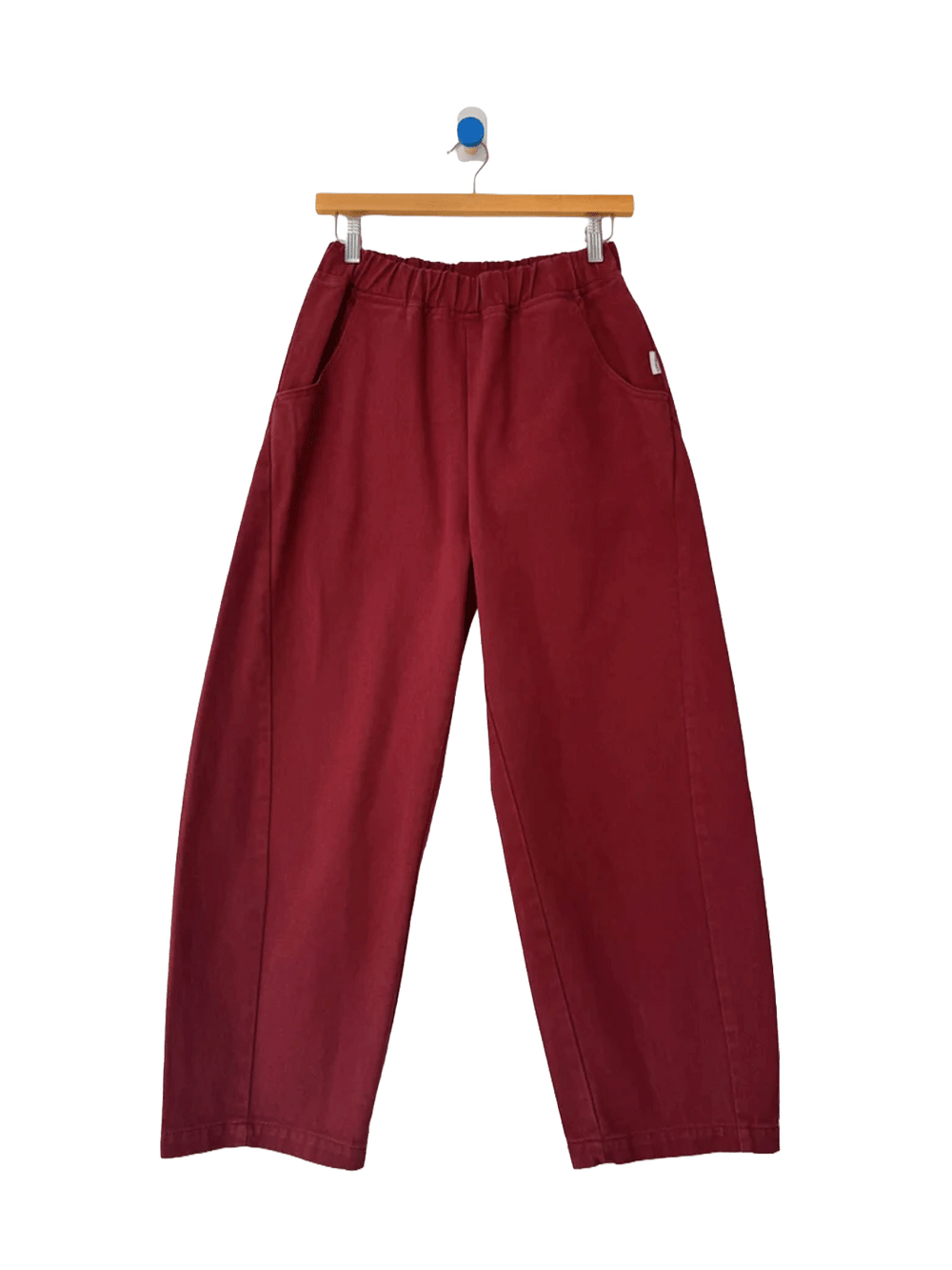 Le Bon Shoppe Arc Pants in Oxblood with elastic waistband, curved pockets and relaxed tapered leg | Twentyseven Toronto