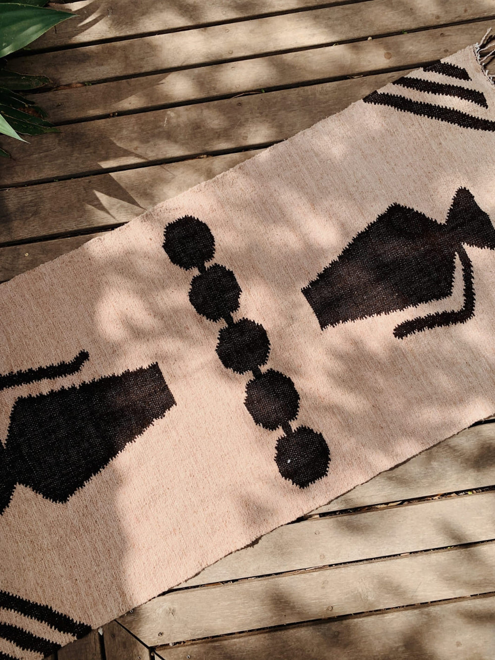 Nada Duele Cántaros Rug 3 x 6 ft | Twentyseven Toronto