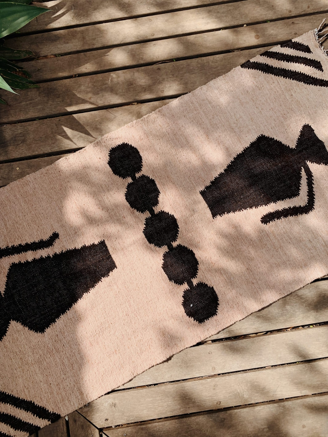 Nada Duele Cántaros Rug 3 x 6 ft | Twentyseven Toronto