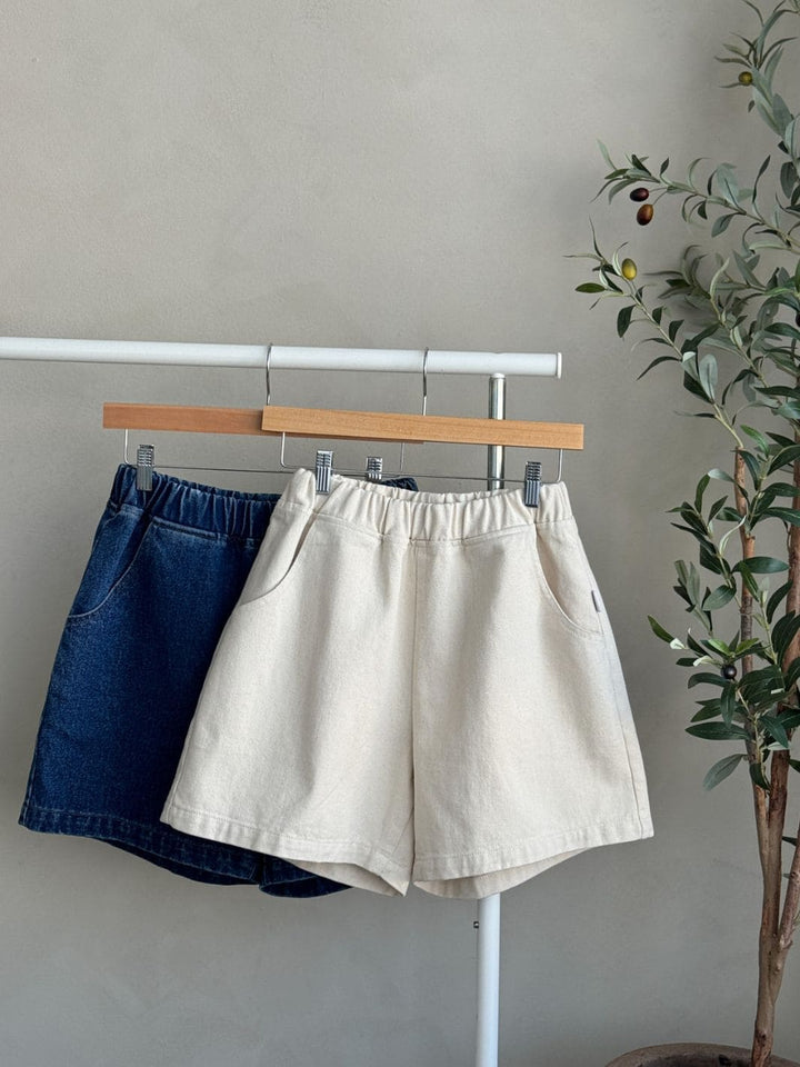 Le Bon Shoppe City Shorts in Naturel | Twentyseven Toronto