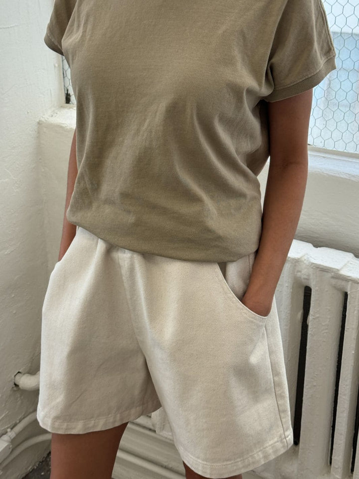 Le Bon Shoppe City Shorts in Naturel | Twentyseven Toronto