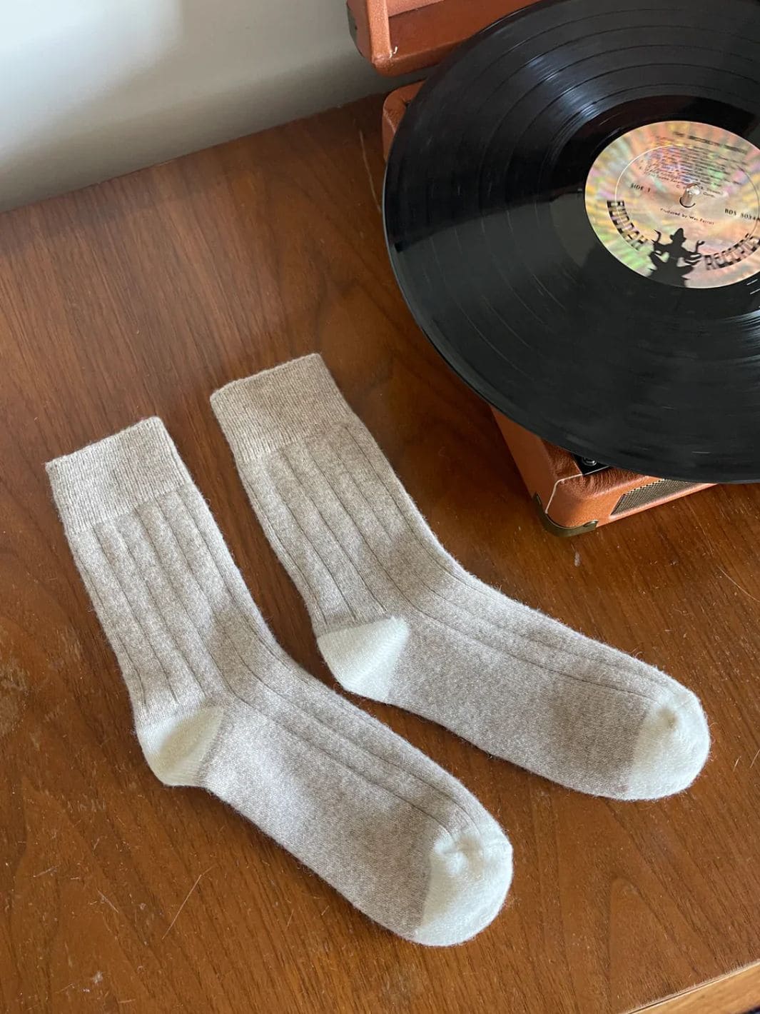 Le Bon Shoppe Classic Cashmere Socks - Fawn | Twentyseven Toronto