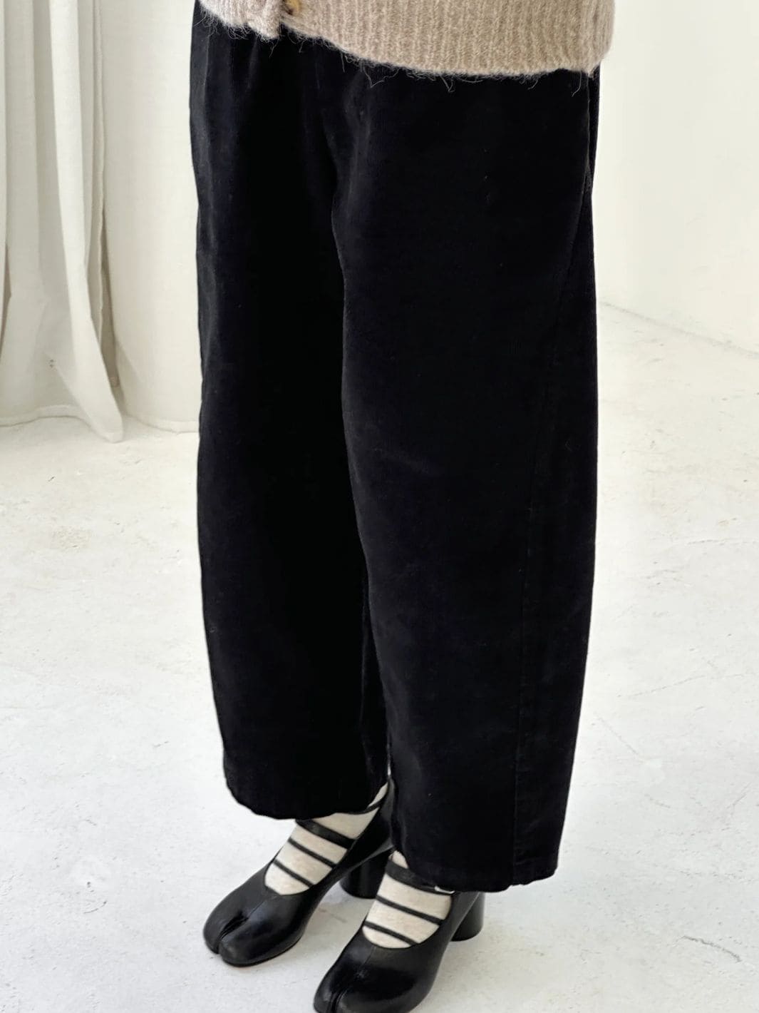 Le Bon Shoppe Corduroy Arc Pants in Black | Twentyseven Toronto