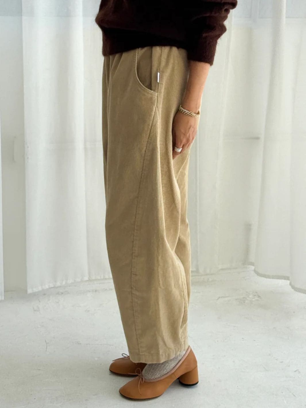 Le Bon Shoppe Corduroy Arc Pants in Khaki | Twentyseven Toronto