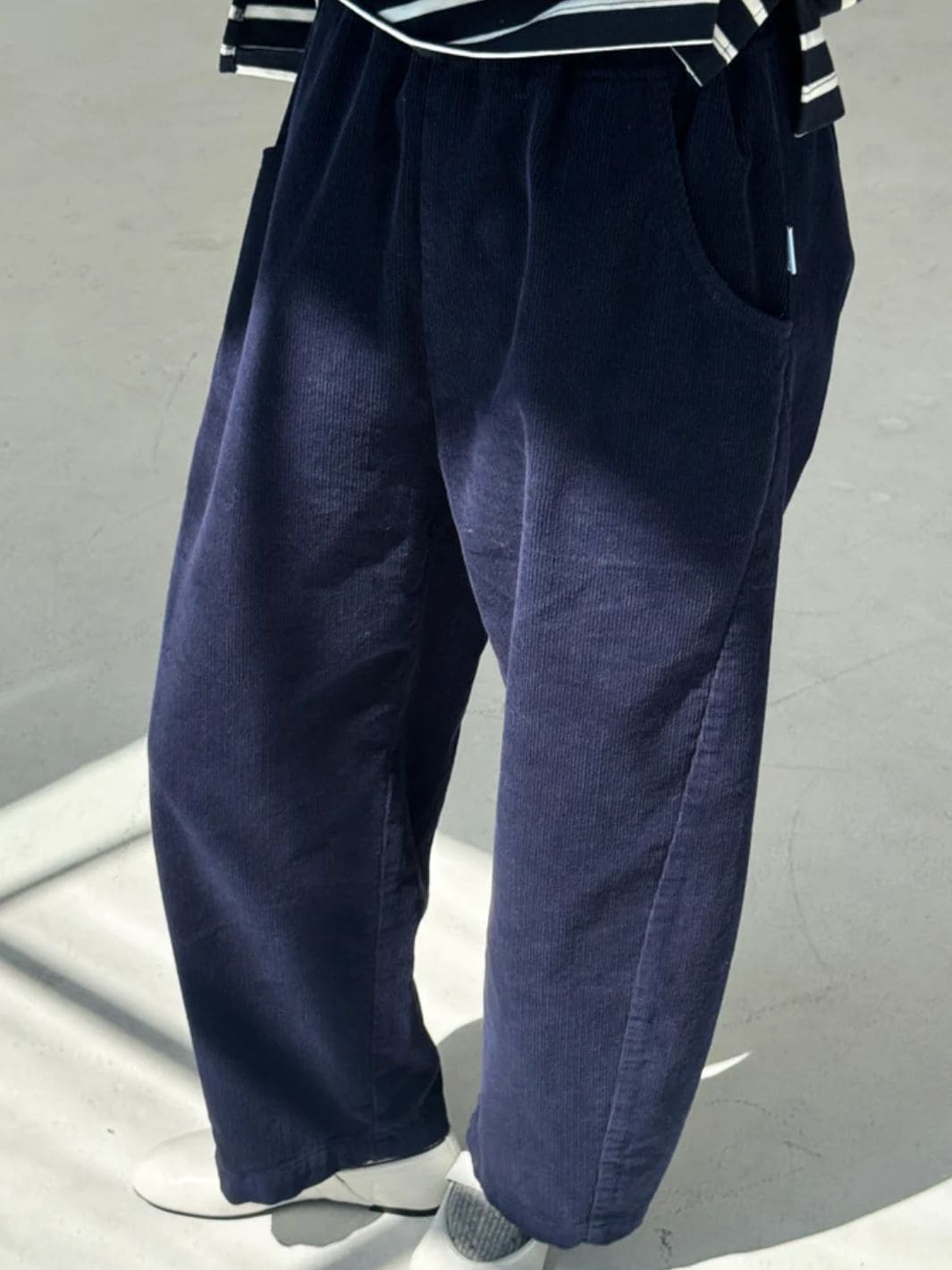Le Bon Shoppe Corduroy Arc Pants in Navy | Twentyseven Toronto