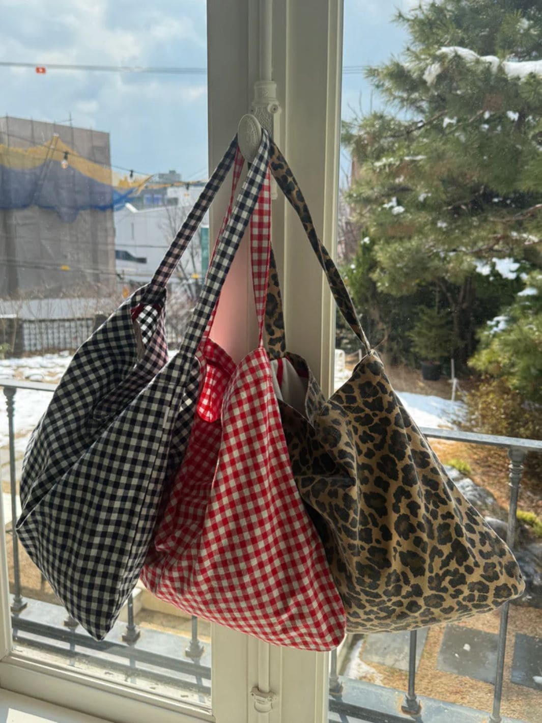 Le Bon Shoppe Happy Carry Bag, Leopard, Navy Gingham, Red Gingham | Twentyseven Toronto