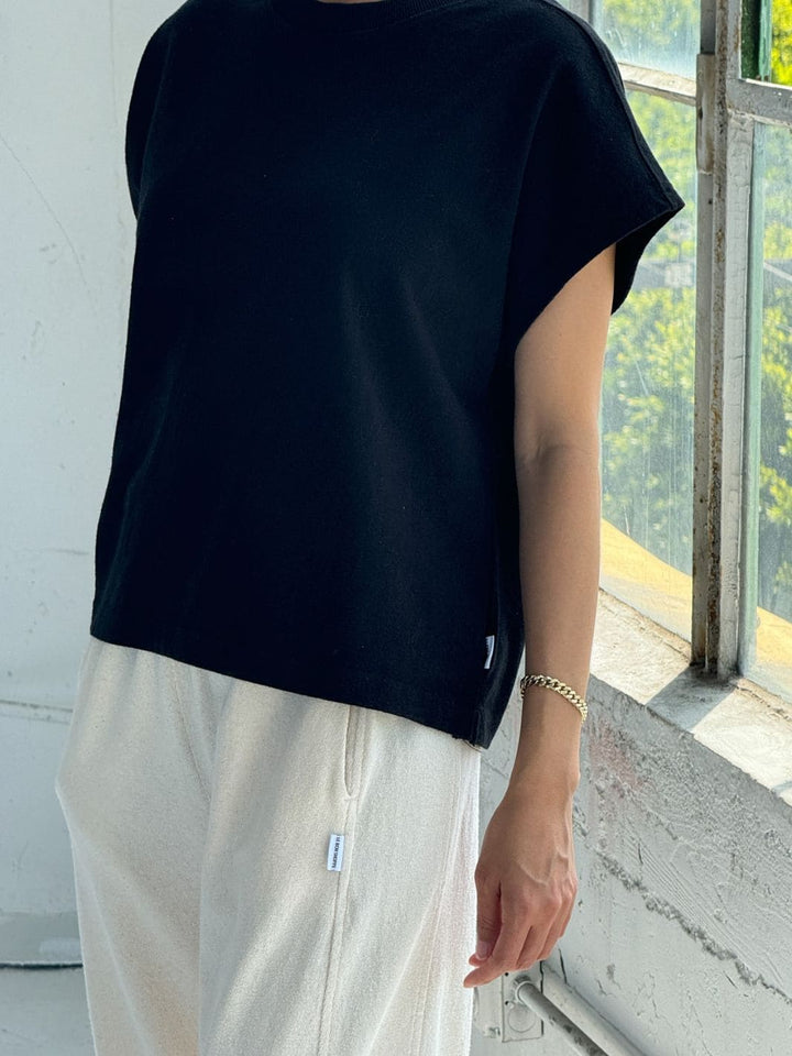 Le Bon Shoppe Jeanne Tee in Black | Twentyseven Toronto