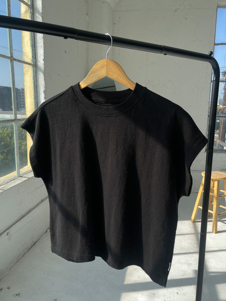 Le Bon Shoppe Jeanne Tee in Black | Twentyseven Toronto