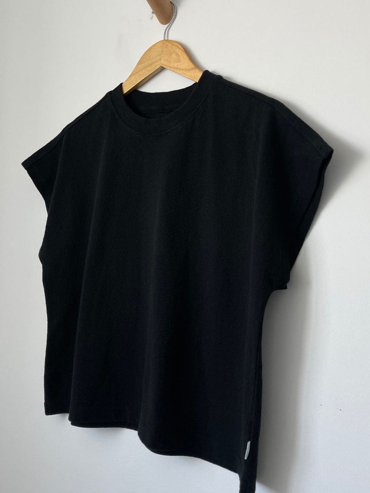 Le Bon Shoppe Jeanne Tee in Black | Twentyseven Toronto