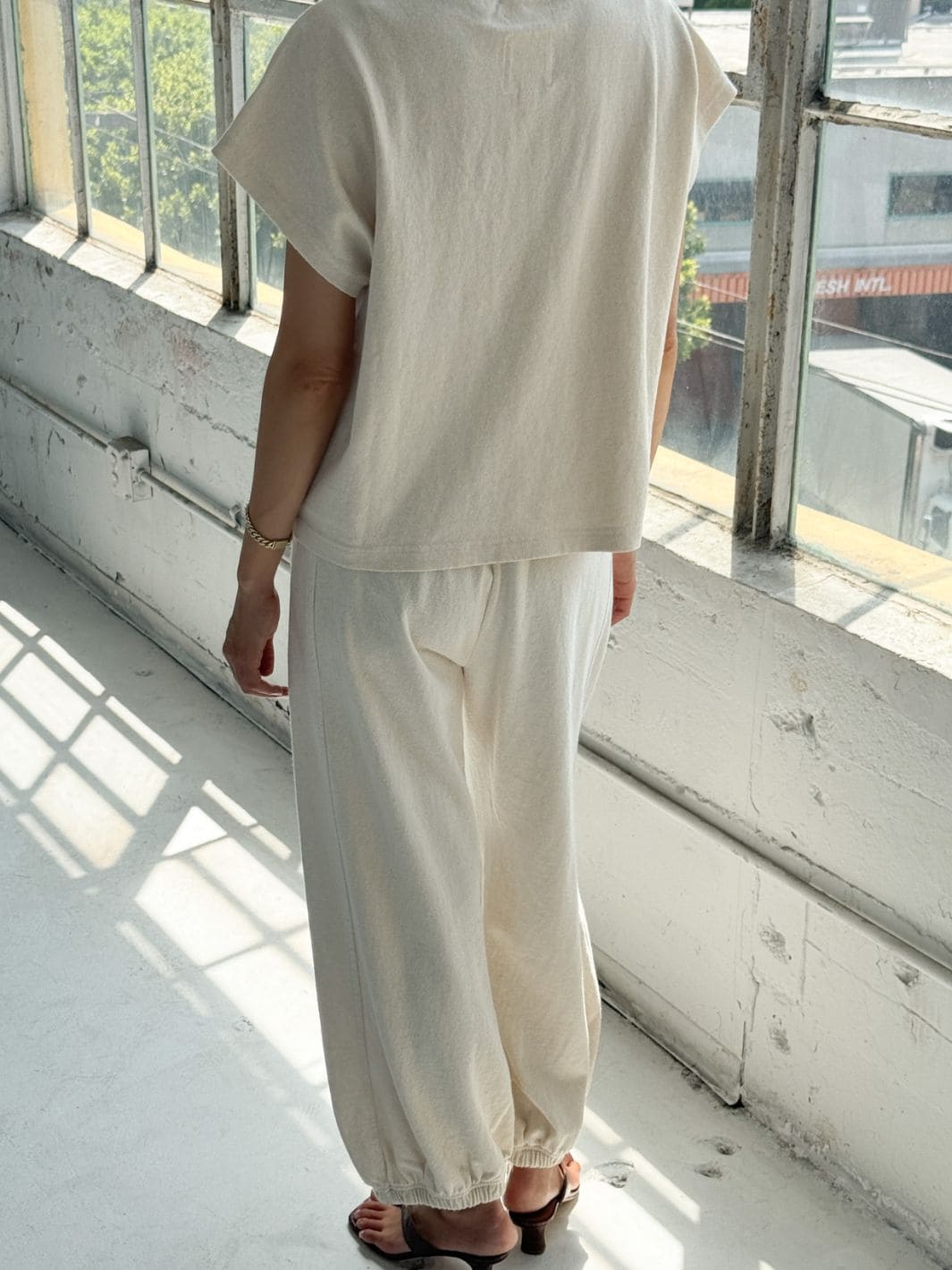 Le Bon Shoppe Jeanne Tee in Naturel | Twentyseven Toronto