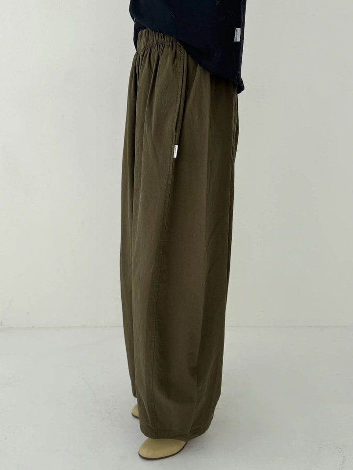 Le Bon Shoppe Parachute Pants in Olive | Twentyseven Toronto