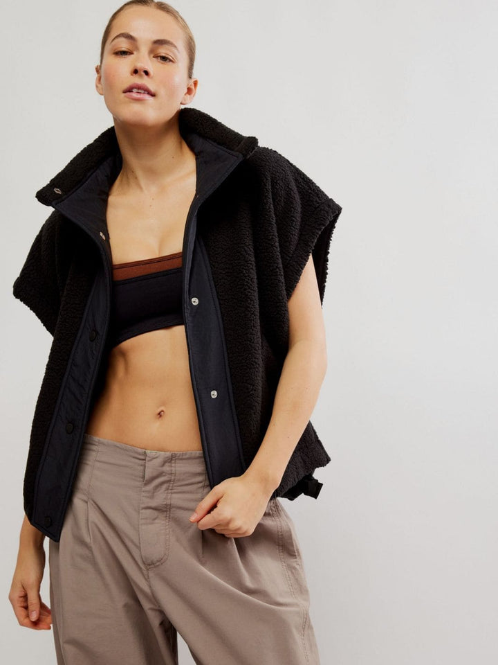 Free People FP Movement Scout It Out Fleece Vest in Black | Twentyseven Toronto