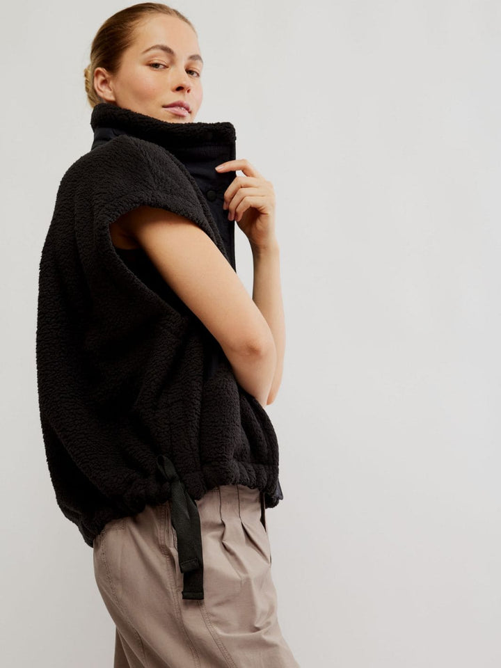 Free People FP Movement Scout It Out Fleece Vest in Black | Twentyseven Toronto