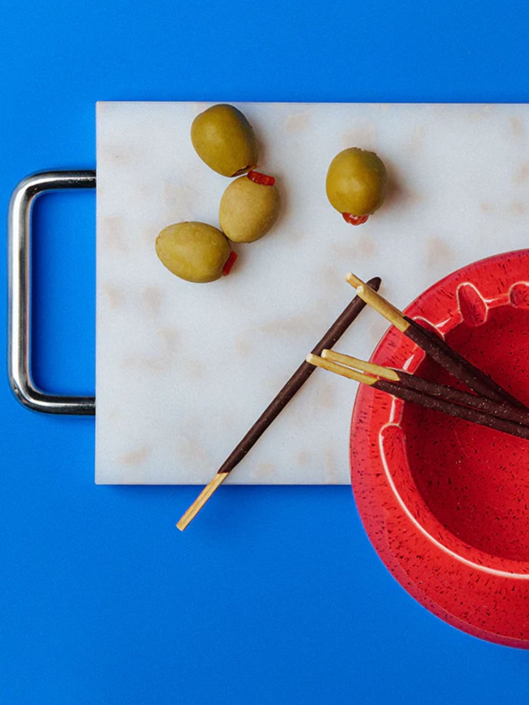 Fredericks & Mae Small Gray/White Cutting Board | Twentyseven Toronto