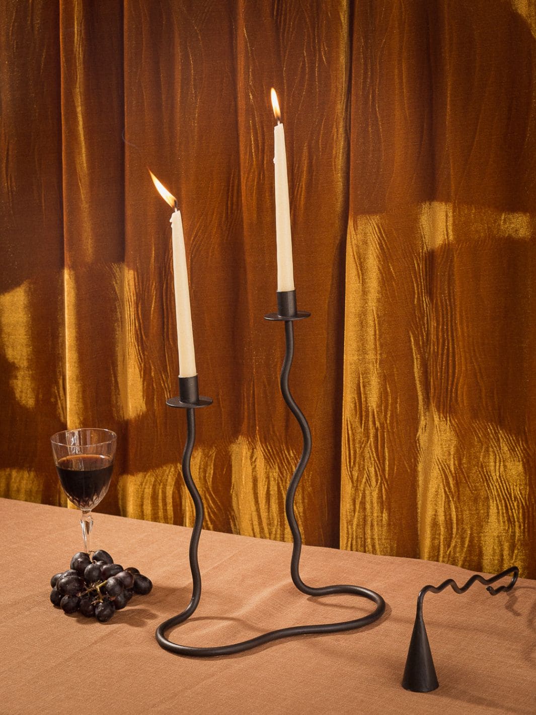 Nada Duele Waves Candleholder in Black | Twentyseven Toronto