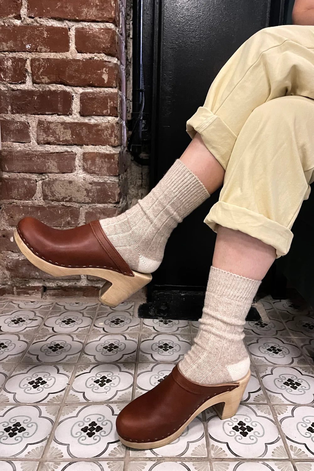 Twentyseven Toronto - Le Bon Shoppe Classic Cashmere Socks - Fawn