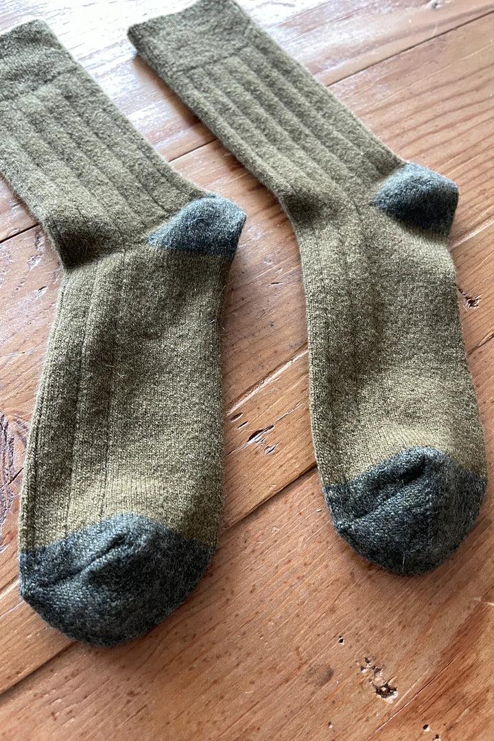 Twentyseven Toronto - Le Bon Shoppe Classic Cashmere Socks - Fern